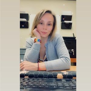 Meet your Posher, Katelyn